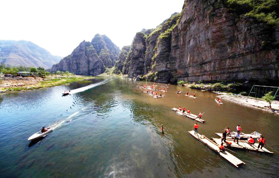十渡的游玩要集中在六渡(孤山寨),九渡(拒马乐园),十五渡(东湖港)