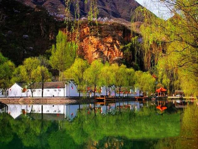 世界上最美的百里山水画廊自驾游最佳线路之首 四季景色变幻如画 北京